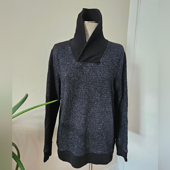 Size L Thick Sweater - Picture 2 of 3